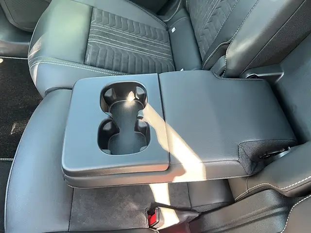 Peugeot 5008 Elektro 210 73kWh GT Exlusive Ansicht 13