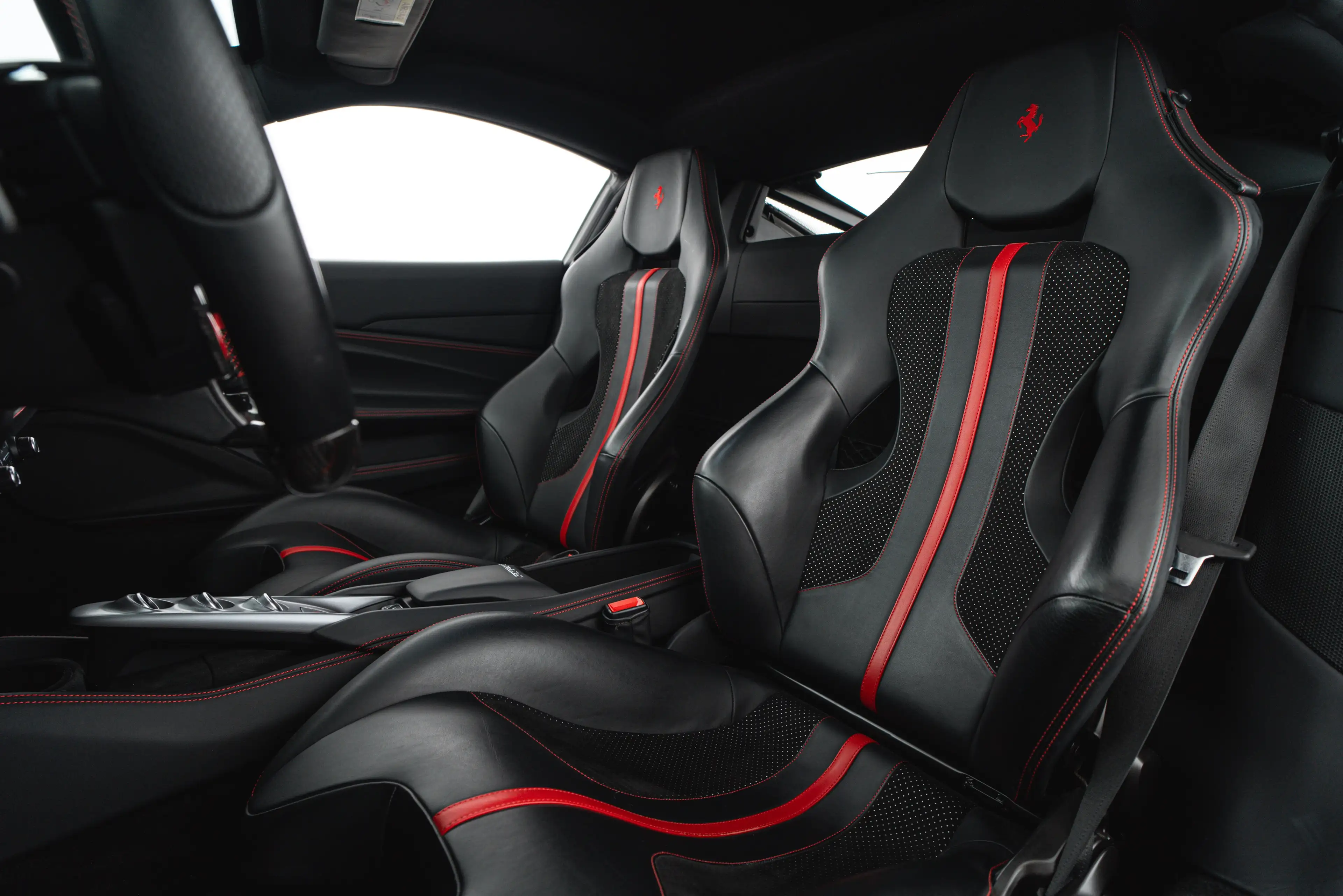 Ferrari F8 Tributo — photo 11