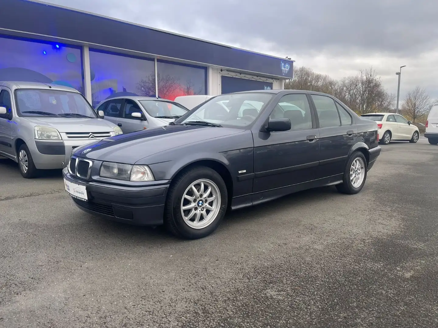 BMW 318 i *Automatikgetriebe* Gris - 1