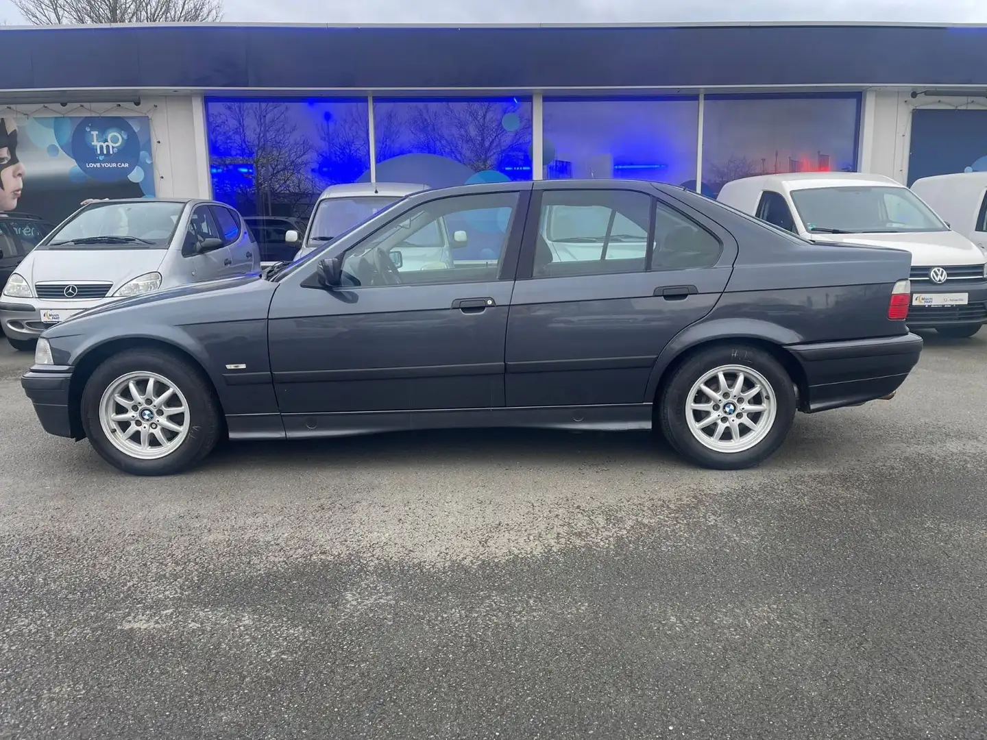 BMW 318 i *Automatikgetriebe* Gris - 2