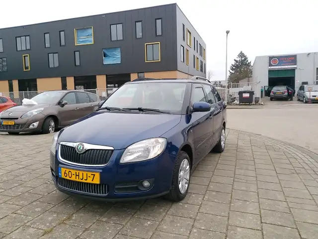 Skoda Fabia 1.6-16V AMBIENTE