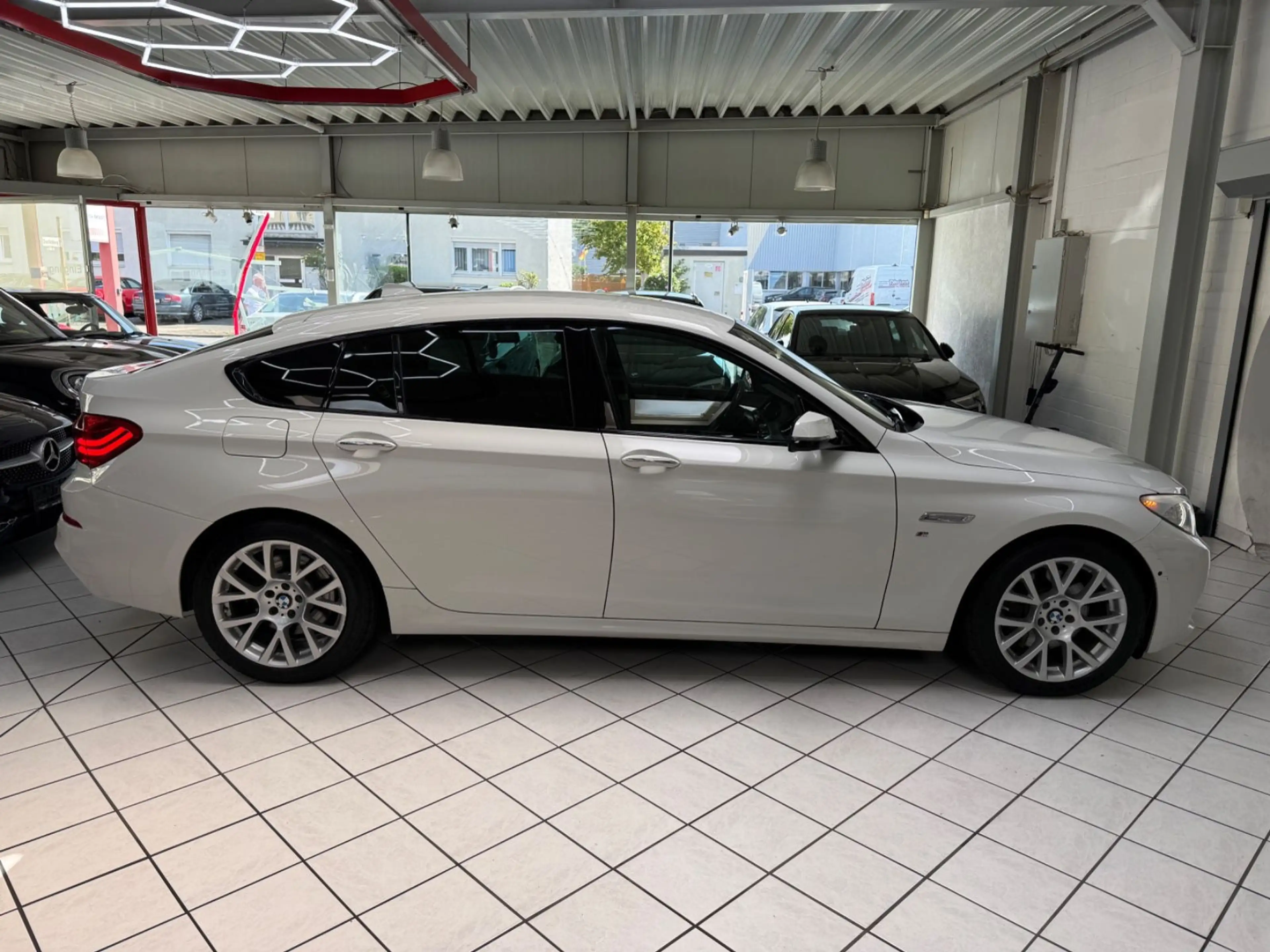 BMW 535 d Gran Turismo xDrive M KYLES SOFTCLOSE HUD — photo 4