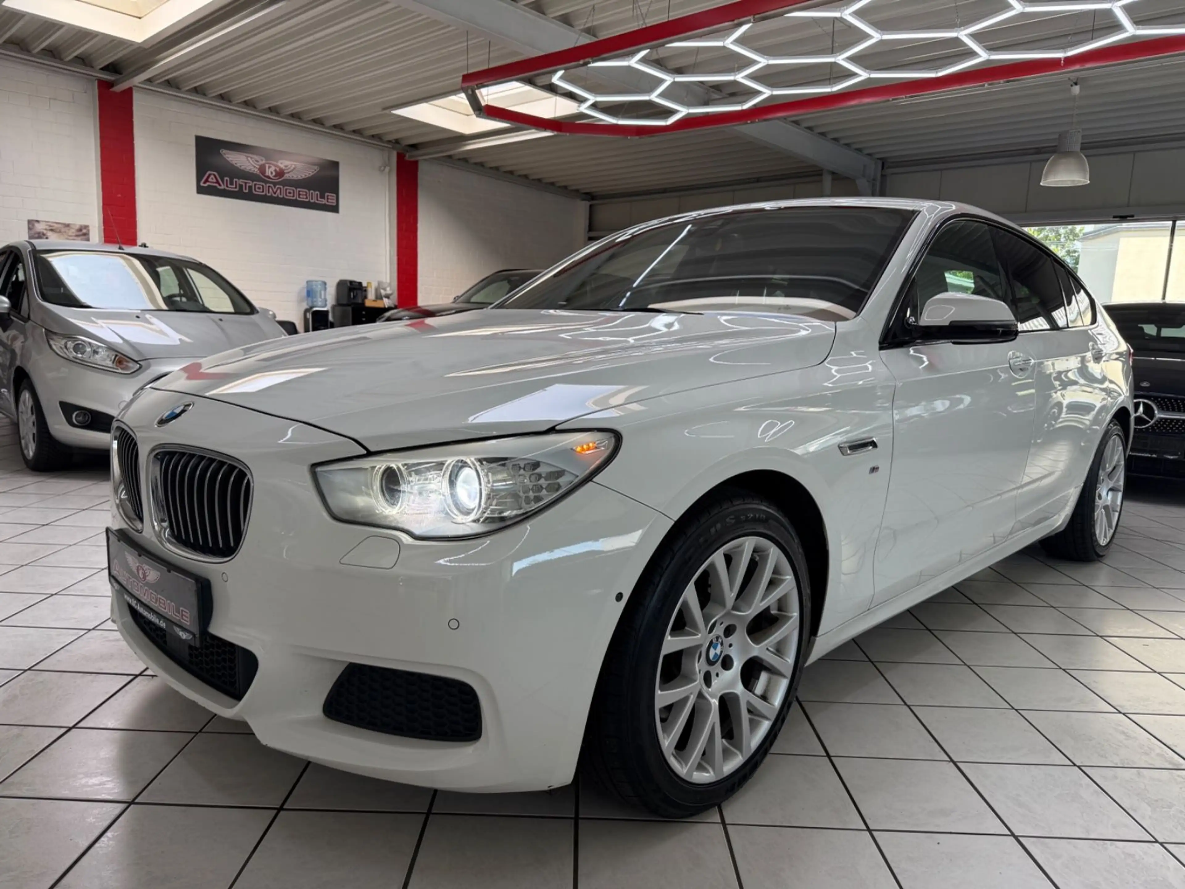BMW 535 d  Gran Turismo xDrive M KYLES SOFTCLOSE HUD