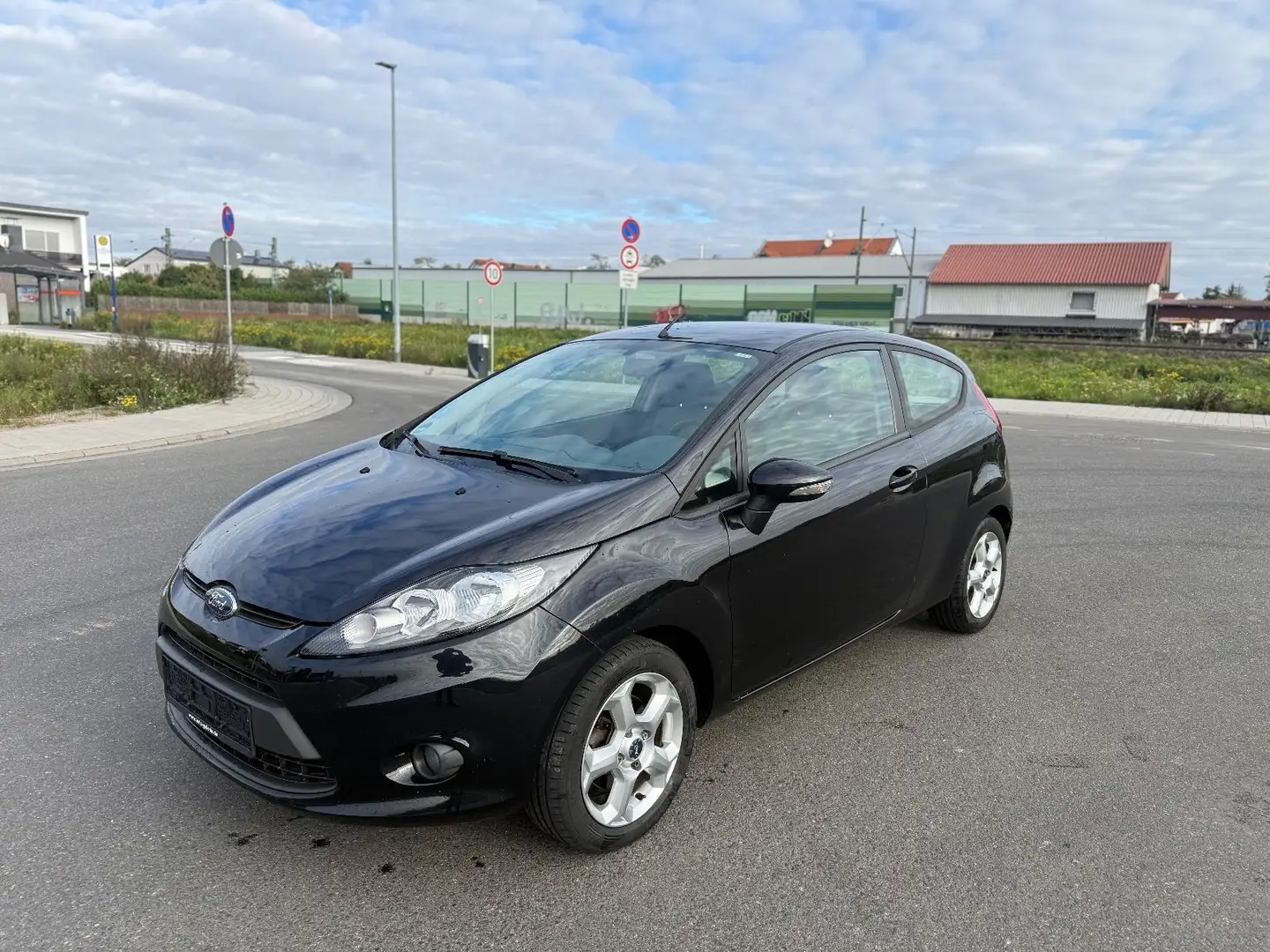 Ford Fiesta Trend X-Paket  *1.HAND+KLIMA+ALUFELGEN* Schwarz - 1