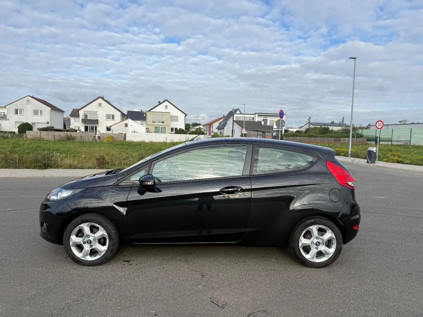 Ford Fiesta Trend X-Paket  *1.HAND+KLIMA+ALUFELGEN* Schwarz - 2