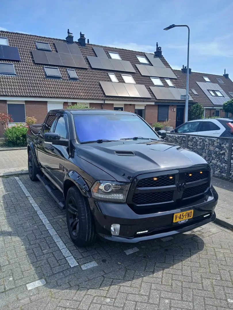 RAM 1500 5.7 V8 4x4 QC 6'4 Negro - 1
