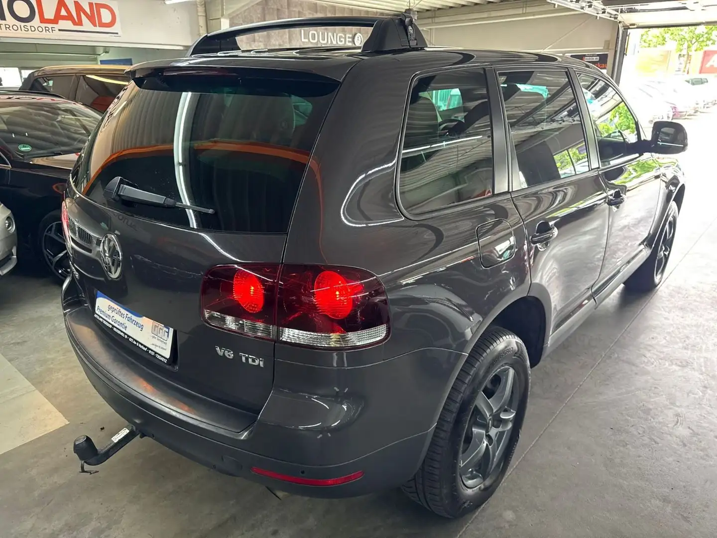 Volkswagen Touareg V6 TDI*AUTOM*NAVI*XENON*LEDER*AHK*ALLRAD - 2