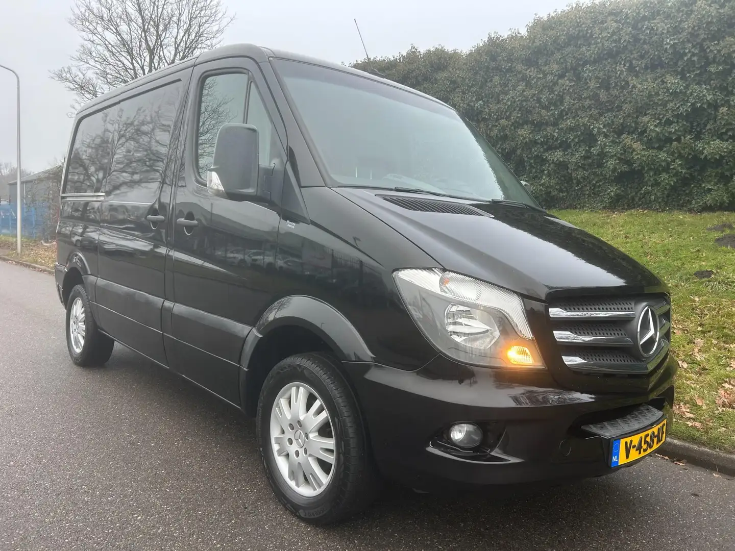 Mercedes-Benz Sprinter 211 2.2 CDI 325 Economy - 3 zits - Airco - Trekhaa Schwarz - 1