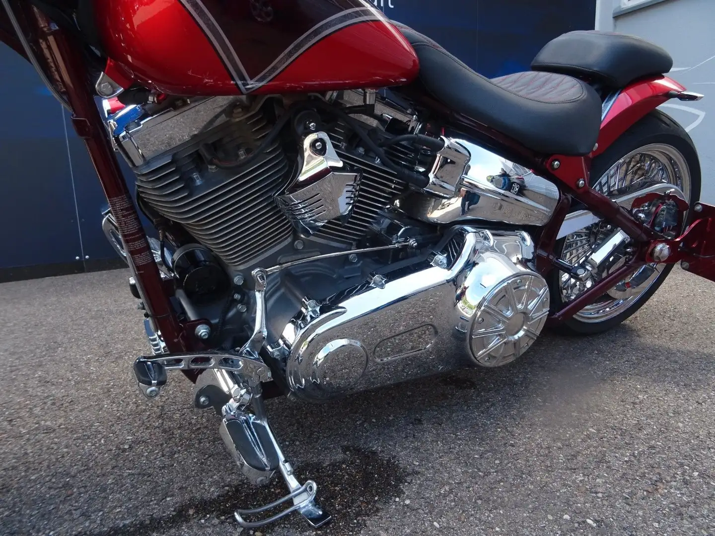 Harley-Davidson CVO Breakout Roşu - 2