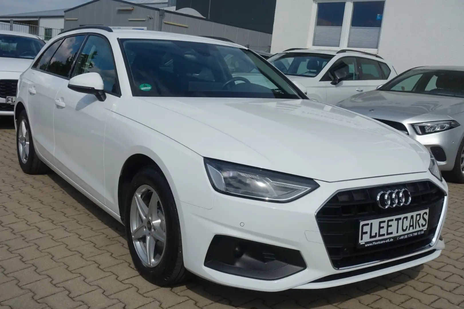 Audi A4 Avant 30 TDI Automatik | NAVI | Einparkhilfe Blanco - 2