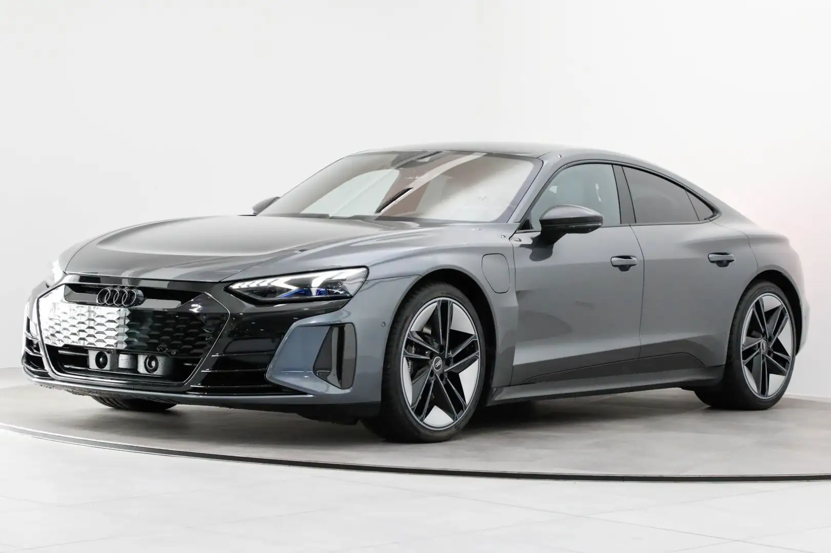 Audi RS e-tron GT B&O WäPu Matrix 360° HUD Massage Gris - 2