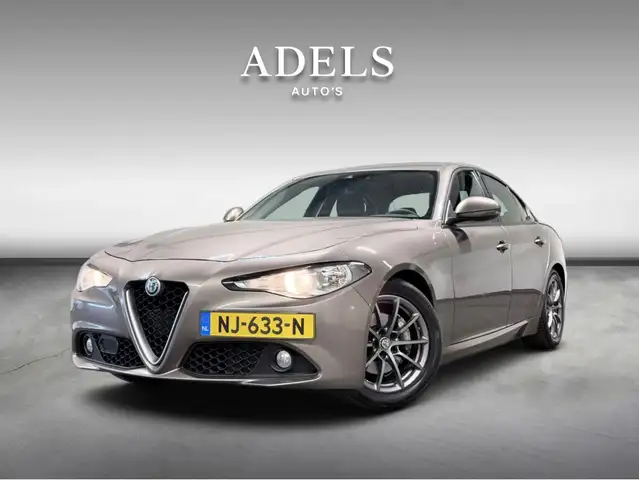 Alfa Romeo Giulia 2.0T Super Leer Navi NL Auto NAP Goed Onderhouden