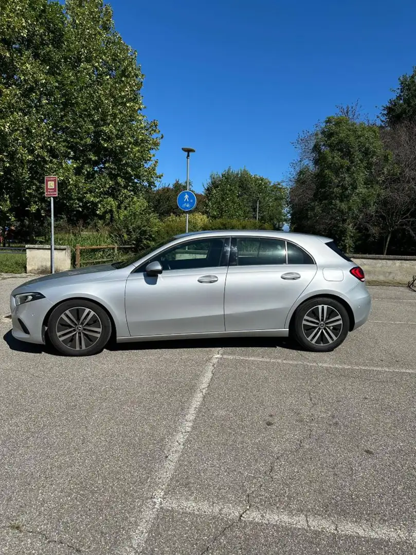 Mercedes-Benz A 180 d Automatic Business Sport Silber - 2