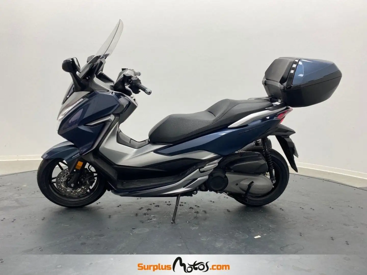 Honda Forza 300 NSS 300 Blauw - 2