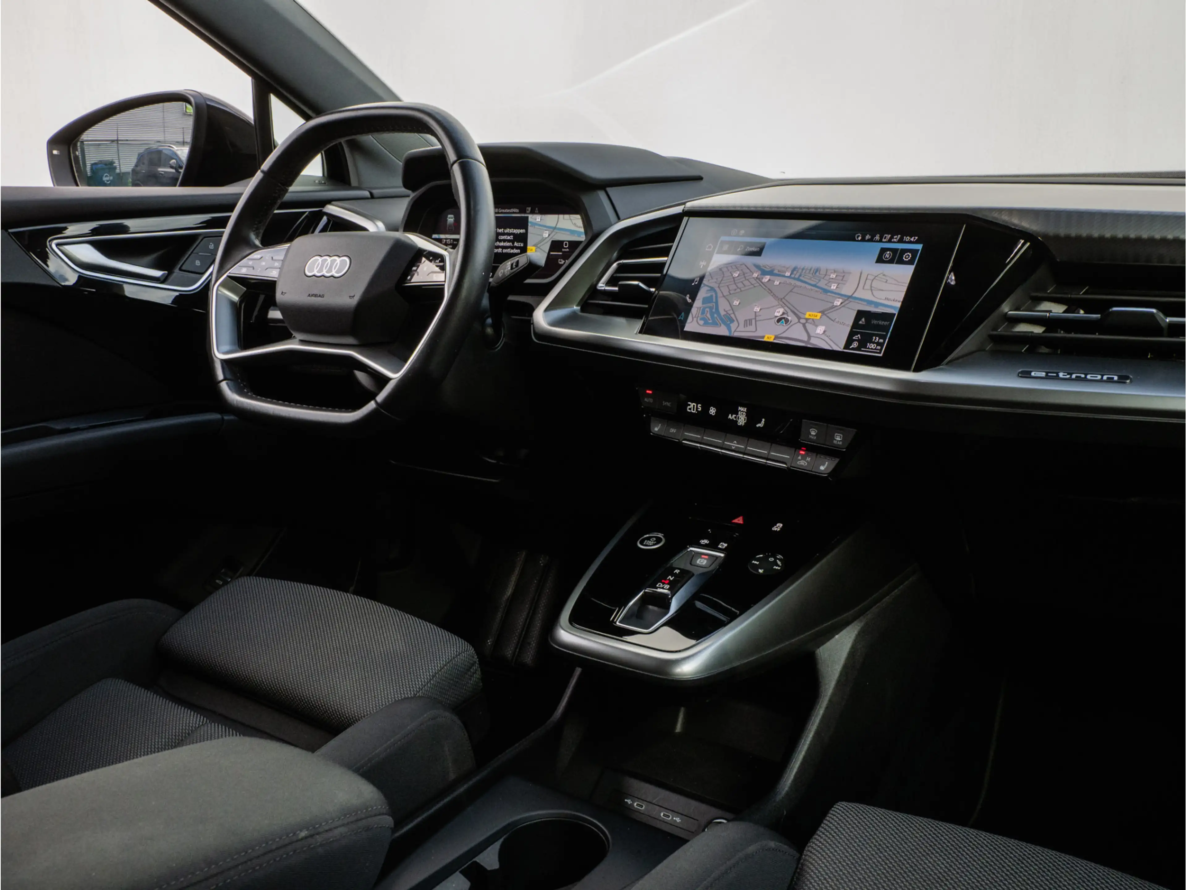 Audi Q4 e-tron 40 Launch edition Advanced 77 kWh SOH 90% Sonos So — photo 3