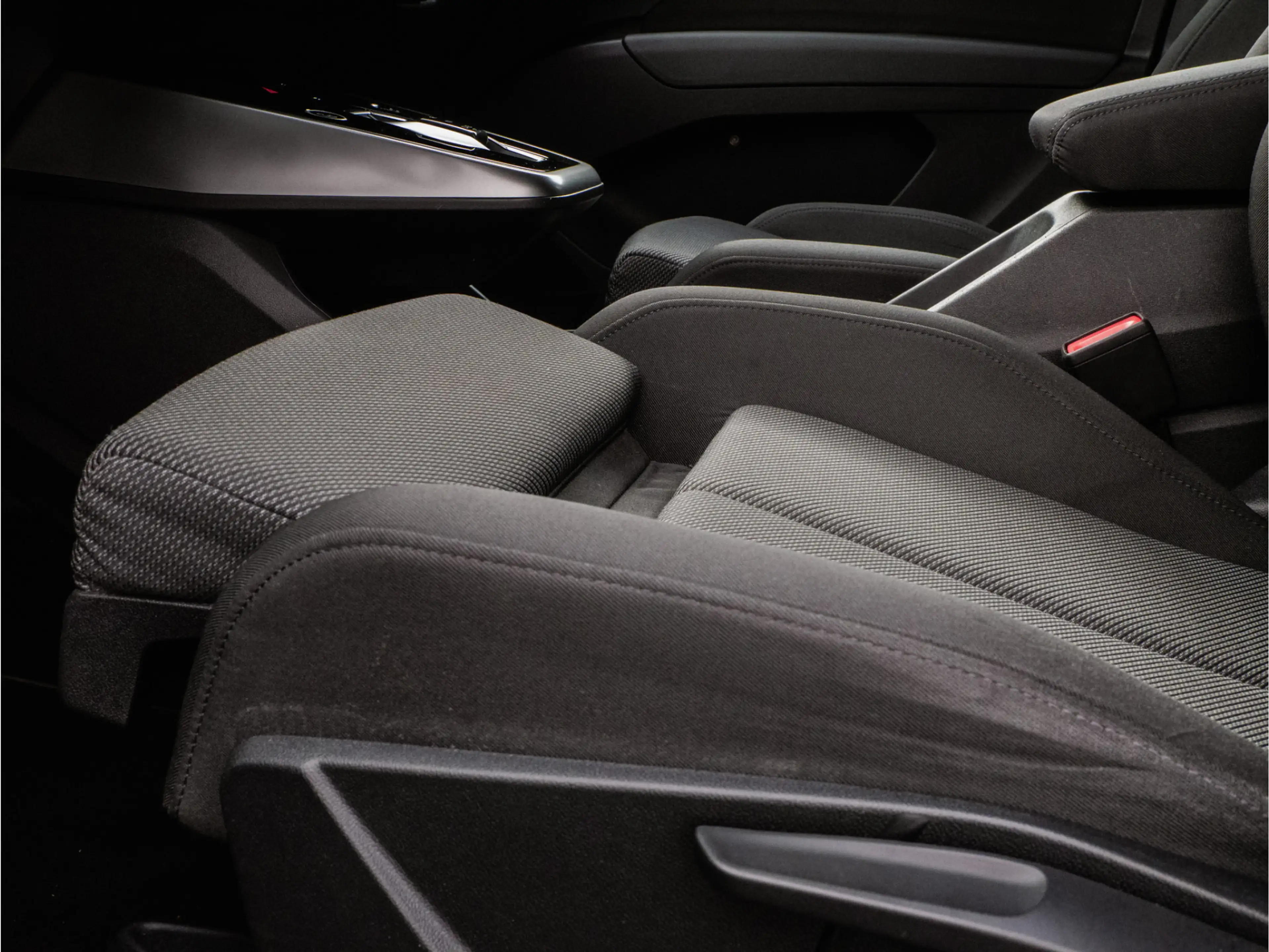Audi Q4 e-tron 40 Launch edition Advanced 77 kWh SOH 90% Sonos So — photo 33