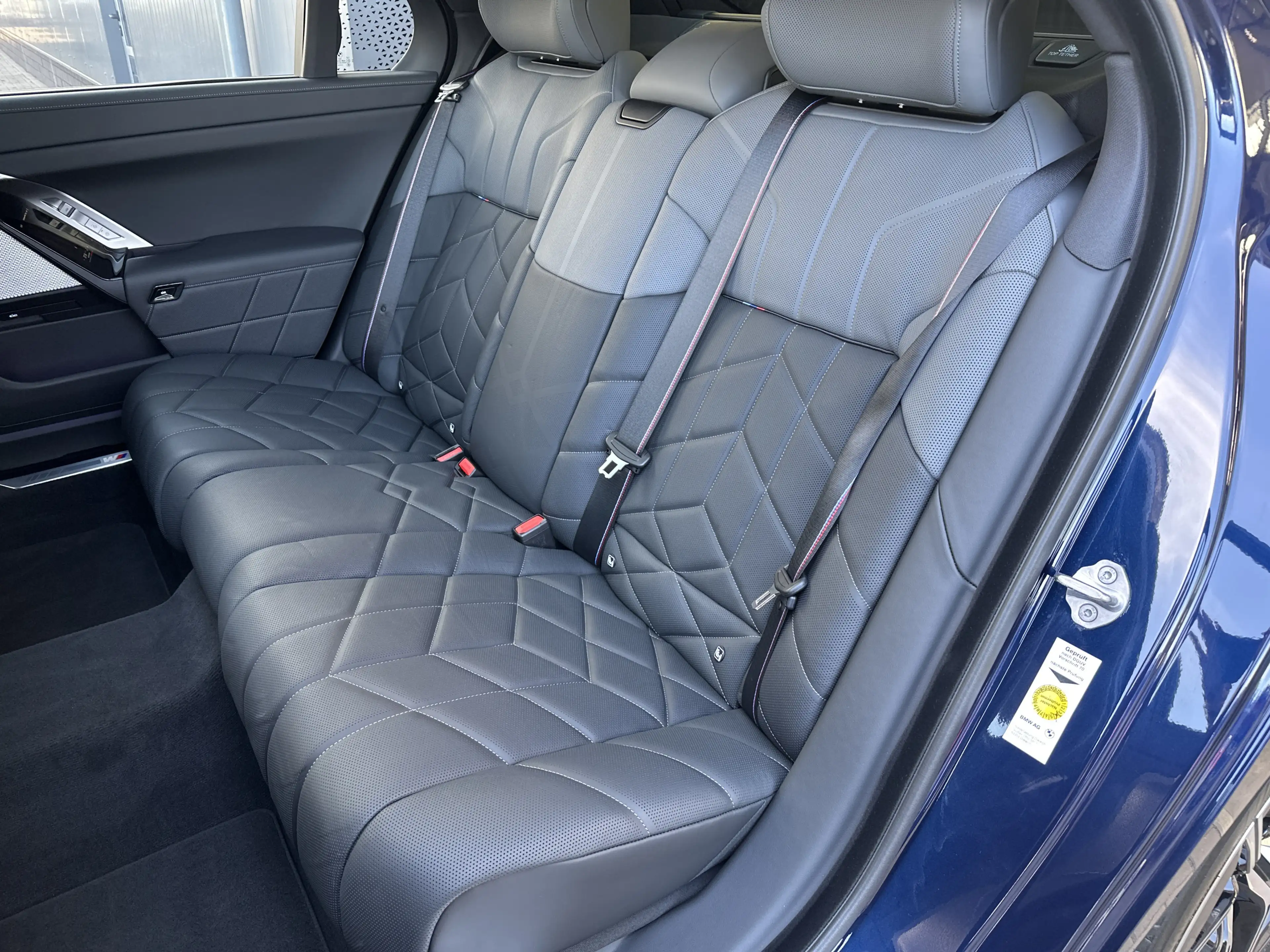BMW i7 xDrive60 M-Sport Pro NAV+LASER+PANO+HUD+360° — photo 11