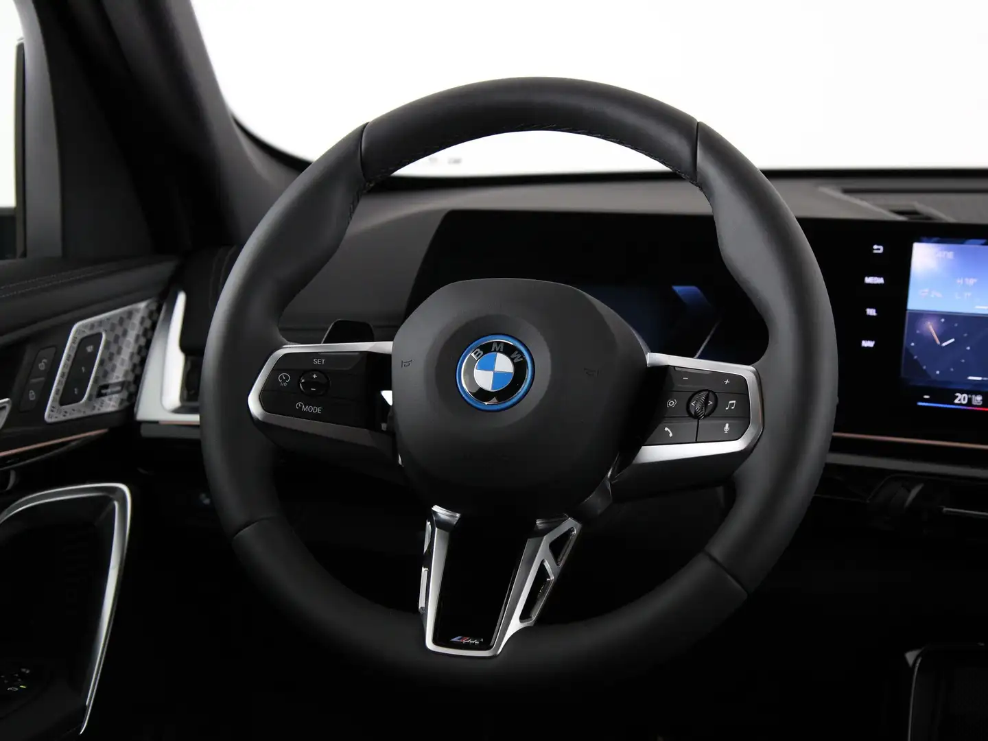 BMW iX1 eDrive 20 M-Sport Pro Noir - 2
