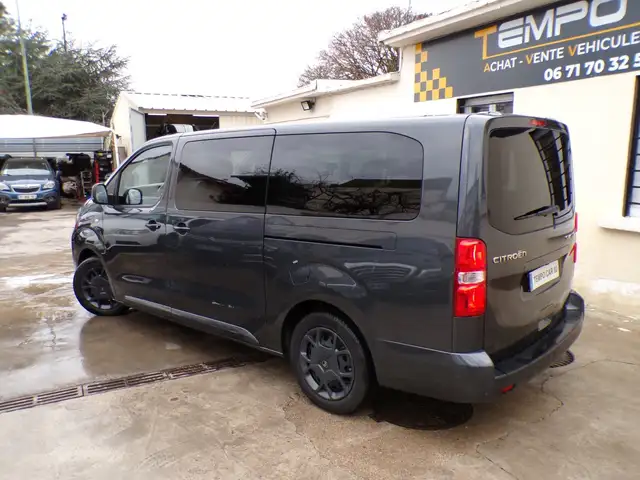 Citroen Spacetourer view 4