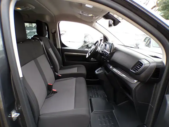 Citroen Spacetourer view 11