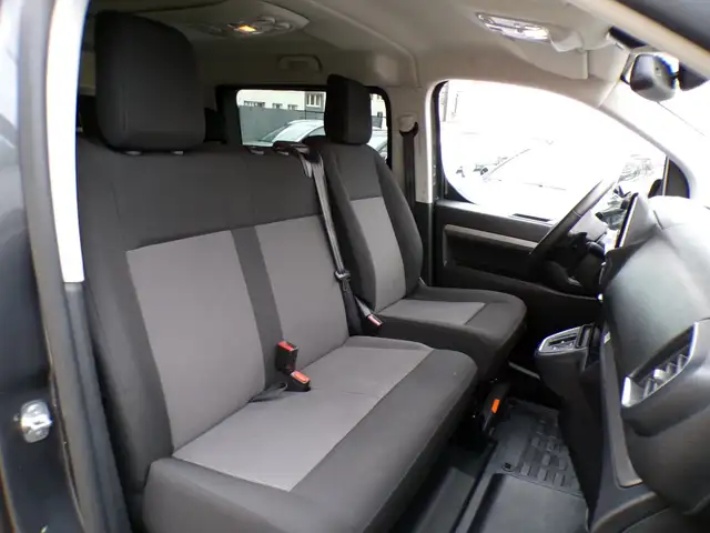 Citroen Spacetourer view 10
