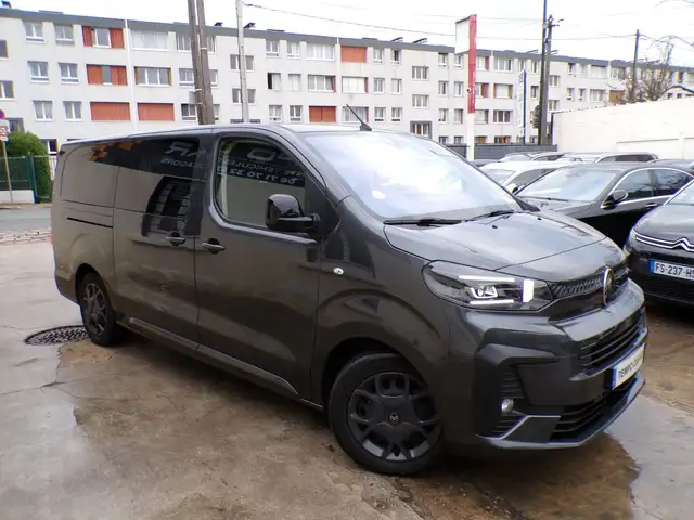 Citroen Spacetourer view 3