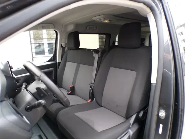 Citroen Spacetourer view 6