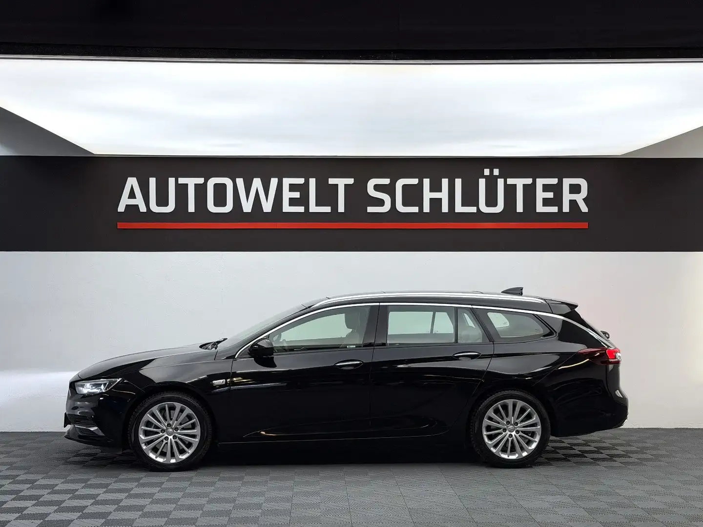 Opel Insignia B Sports Tourer Innovation 4x4 Autom Schwarz - 2