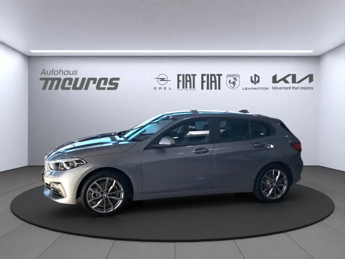 BMW 120 i Advantage El. Heckklappe Navi SHZ Lenkradheizung Grijs - 2