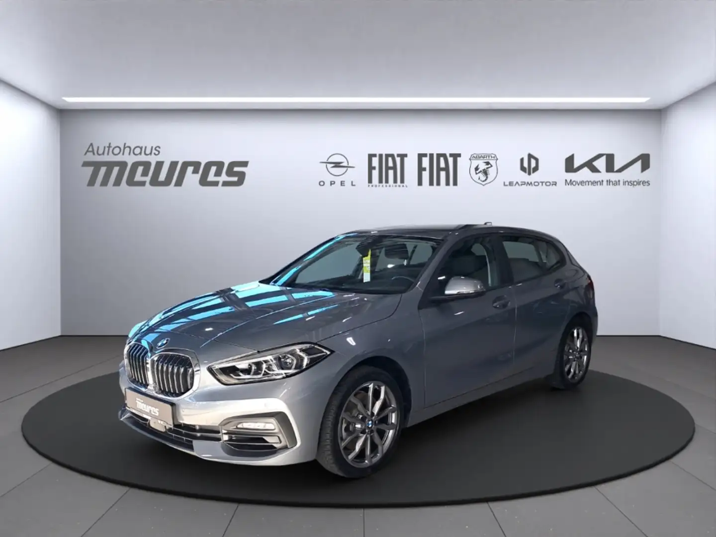 BMW 120 i Advantage El. Heckklappe Navi SHZ Lenkradheizung Grau - 1