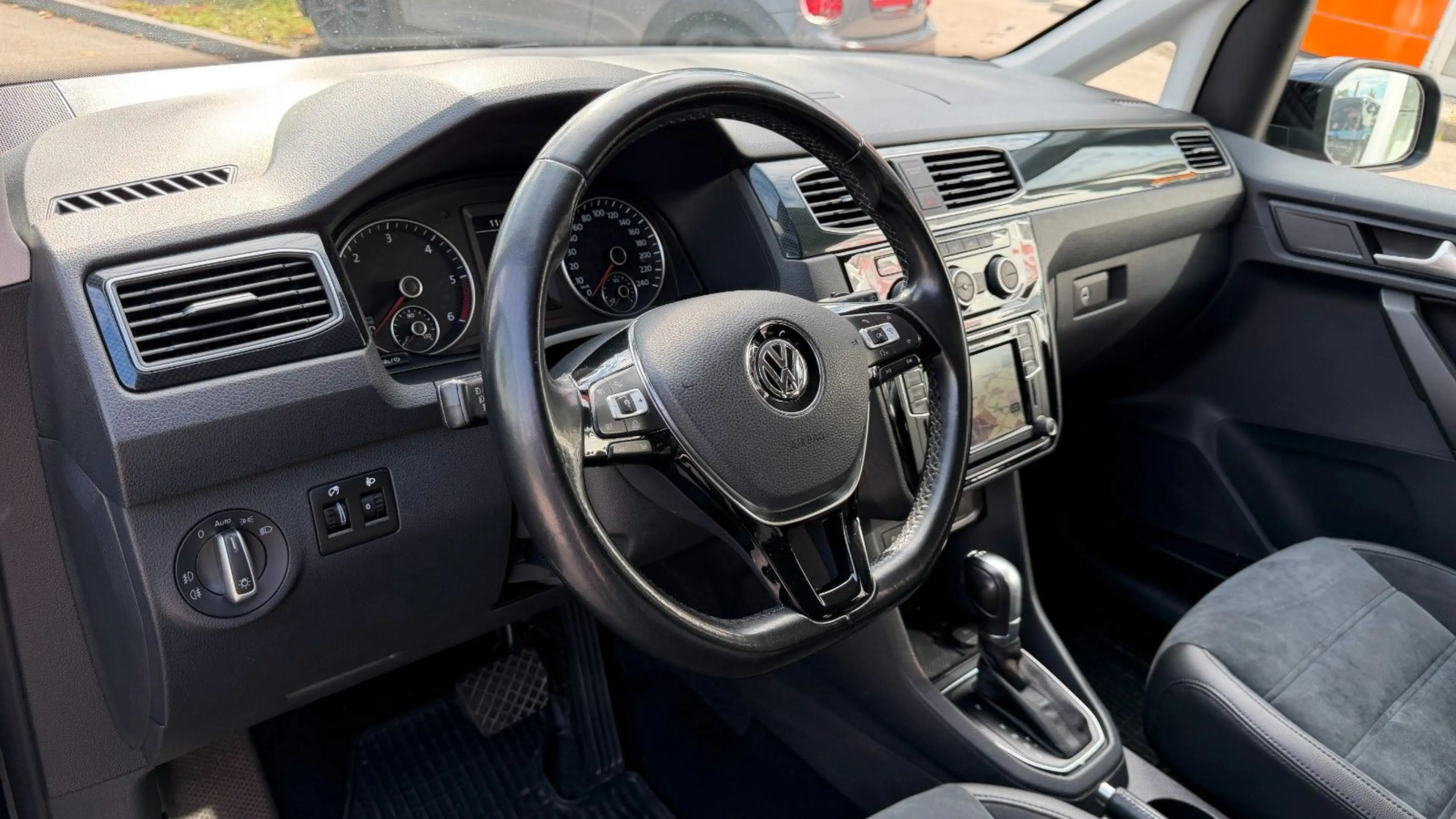 Volkswagen Caddy PKW Highline BMT/Navi/Kamera — photo 12