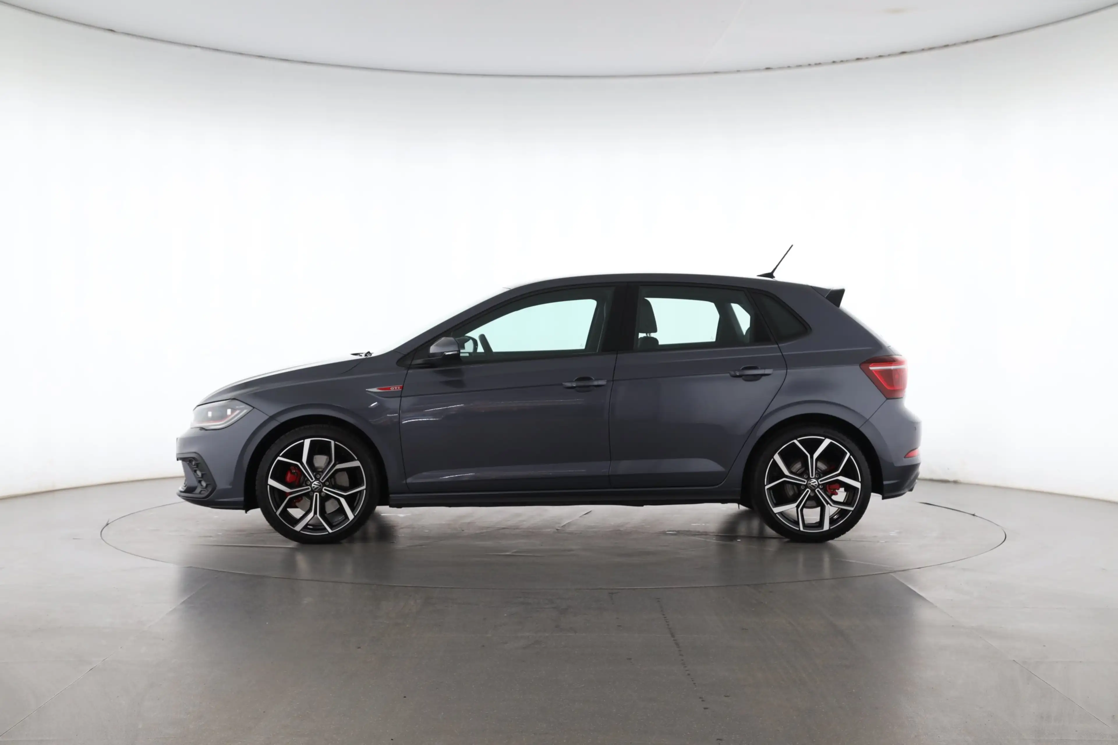 Volkswagen Polo GTI 2.0 TSI DSG | LED | SITZHEIZUNG | — photo 3