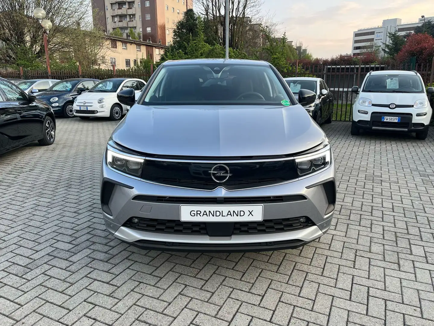 Opel Grandland 1.6 PHEV aut. FWD Business Elegance Grigio - 2