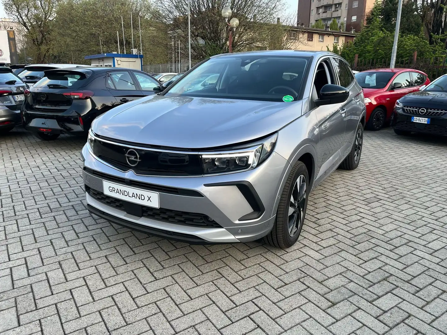 Opel Grandland 1.6 PHEV aut. FWD Business Elegance Grigio - 1
