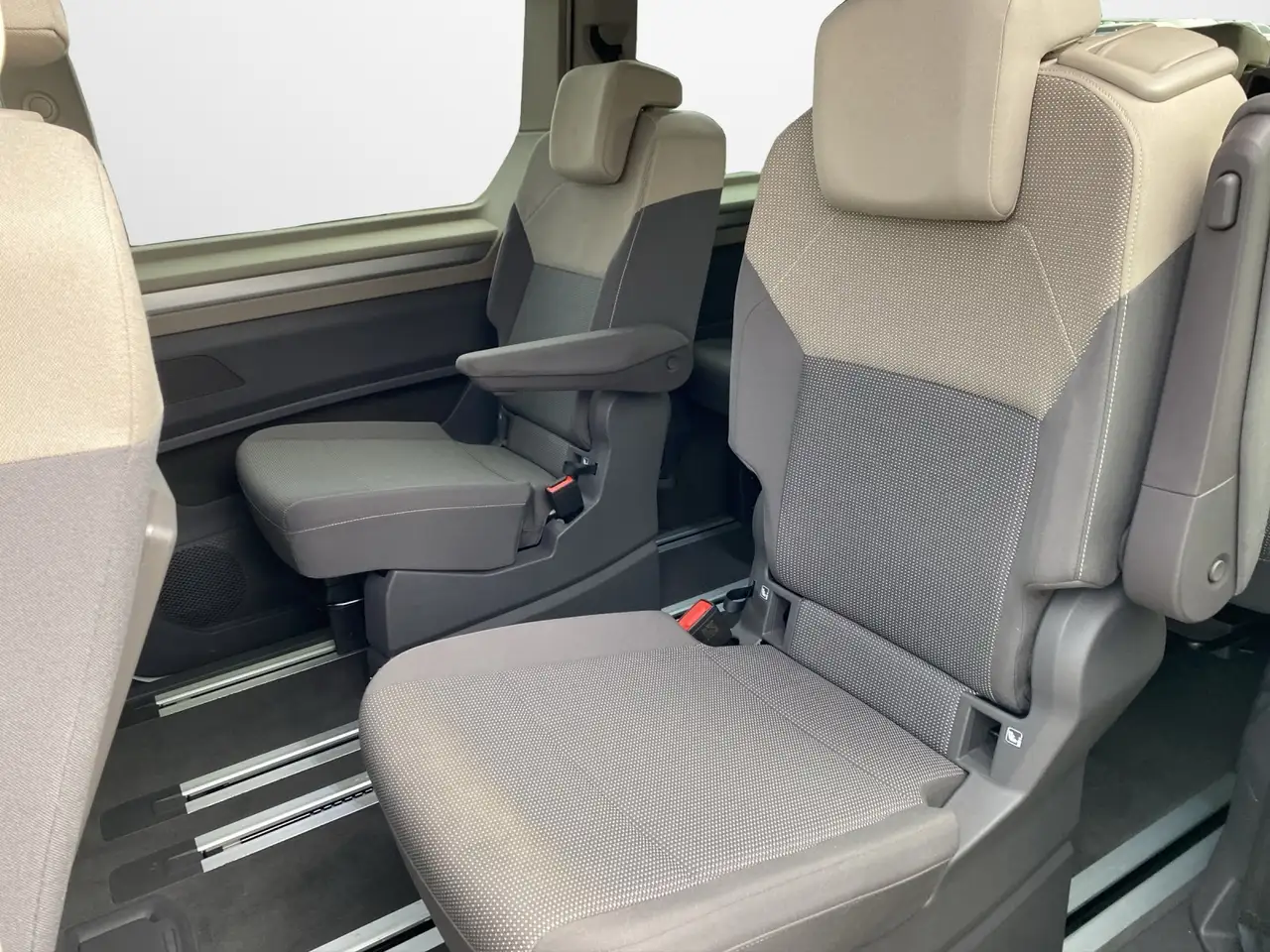 Volkswagen T7 Multivan 2.0 TDI DSG Life lang 12