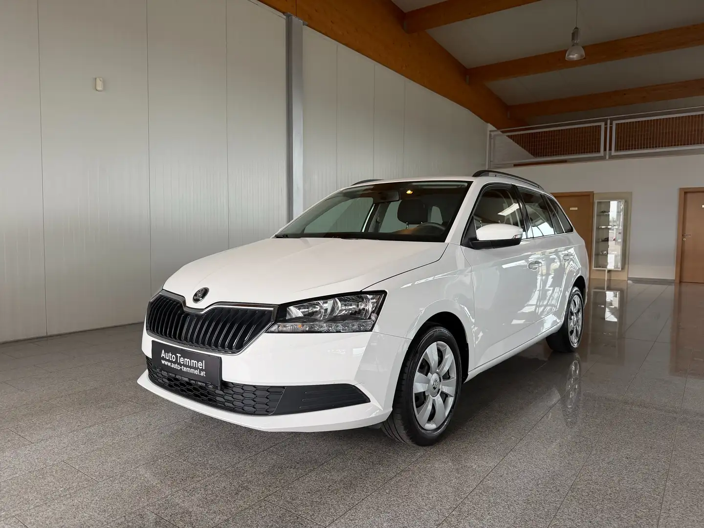 Skoda Fabia Combi 125 Weiß - 2
