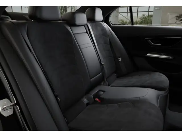 Mercedes-Benz E 300 de Limousine Österreich-Edition Distr PTS Ansicht 24