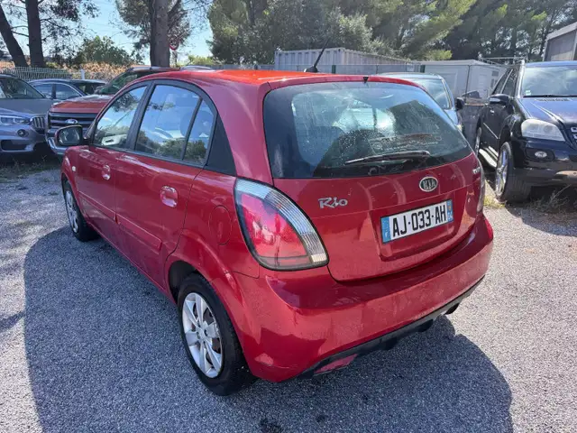 Kia Rio view 3