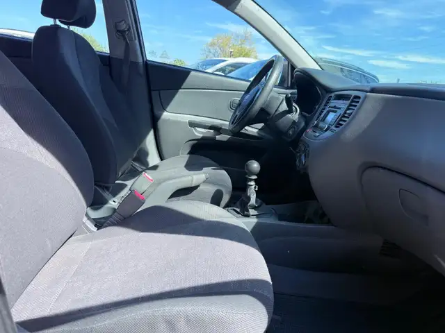 Kia Rio view 13