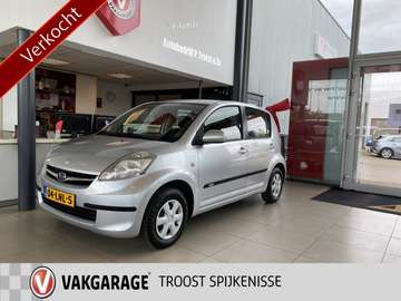1.0 Black & White,Leder,5 Zits,Dealeronderhouden,A