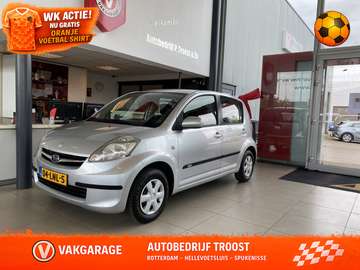 1.0 Black & White,Leder,5 Zits,Dealeronderhouden,A