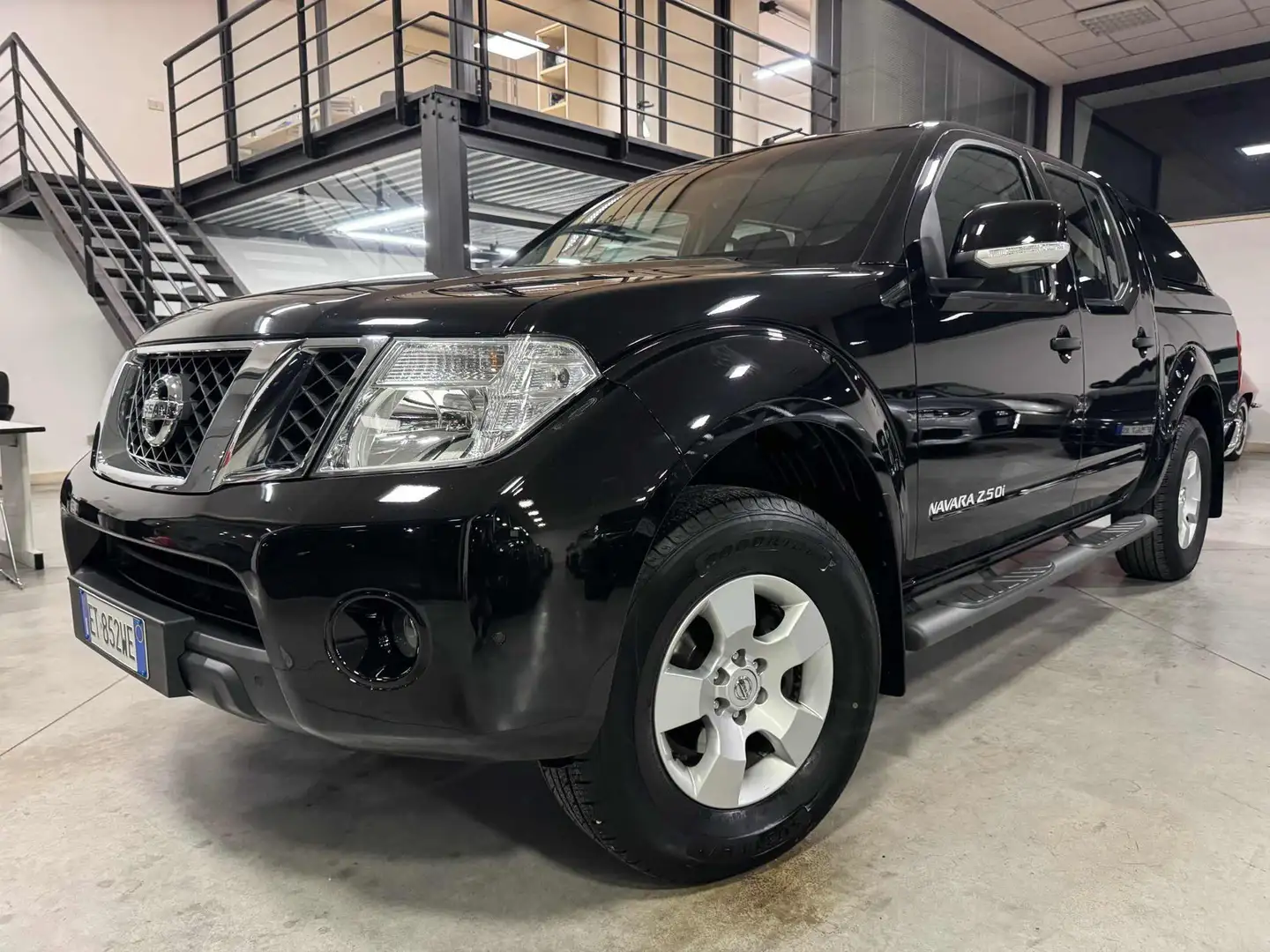 Nissan Navara 2.5 dCi 190CV 4 porte Double Cab Sport Noir - 1