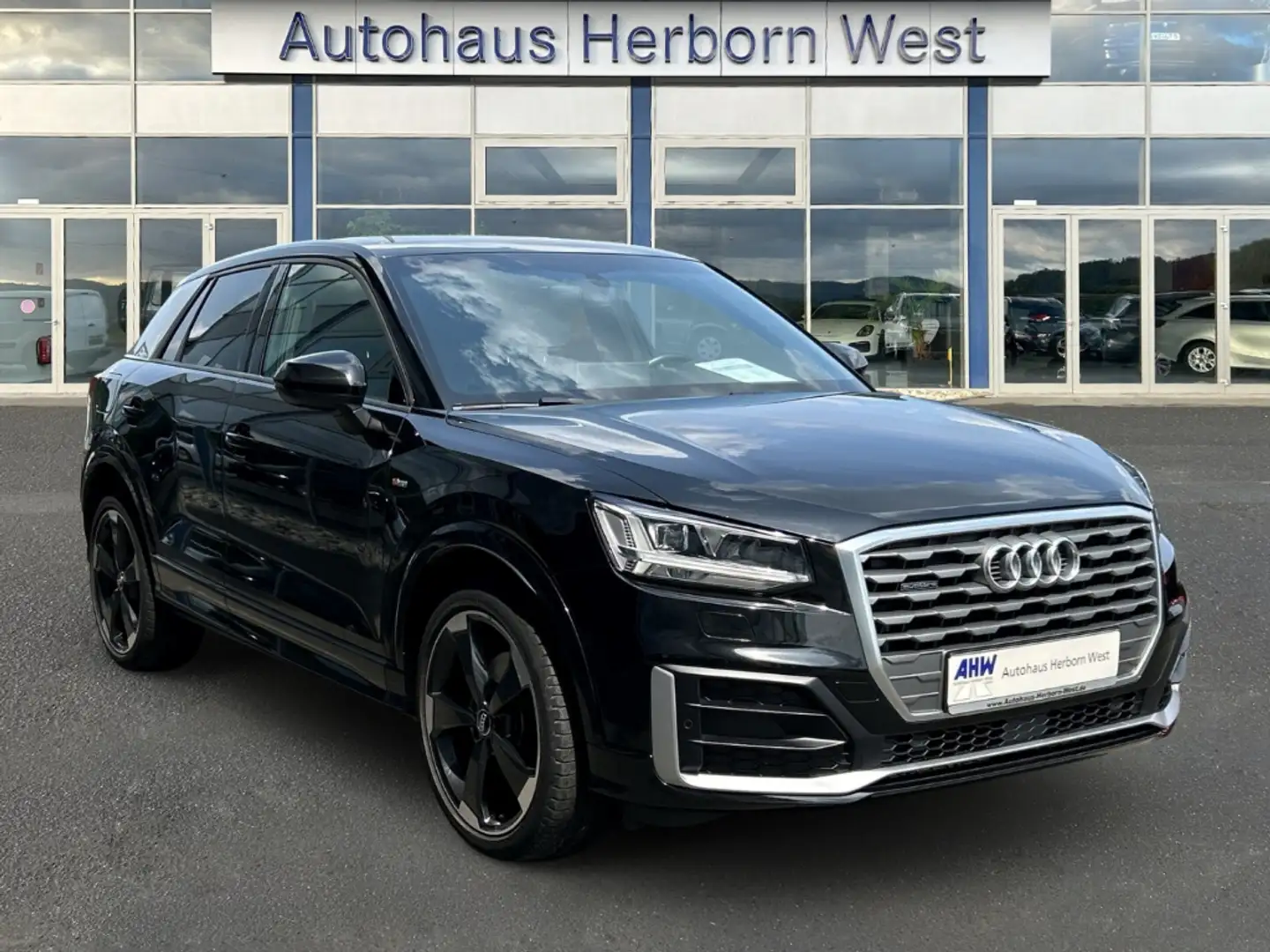 Audi Q2 2.0 TFSI quattro Line DSG LED S line Sport-Paket P Noir - 2