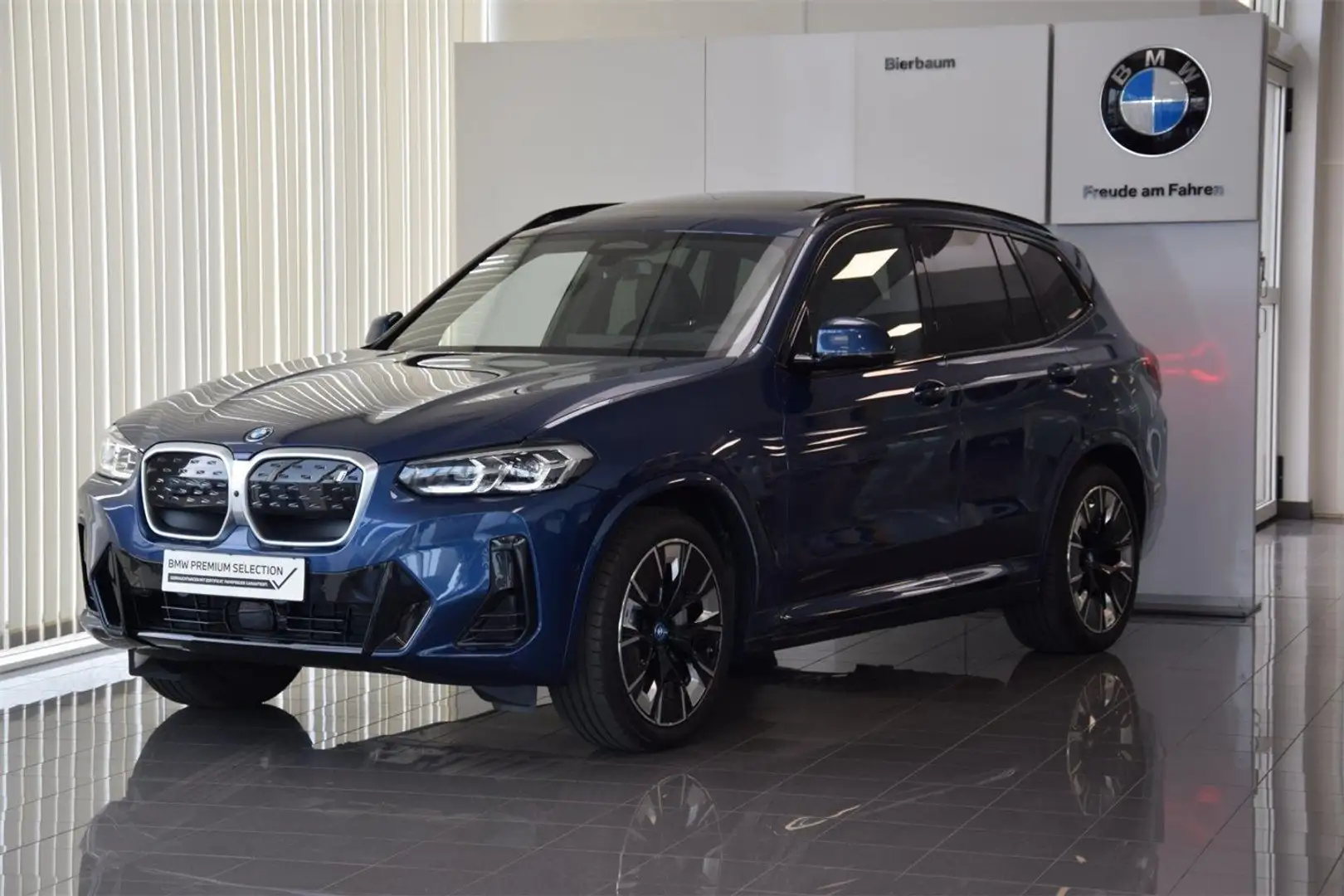 BMW iX3 M Sport Bleu - 1