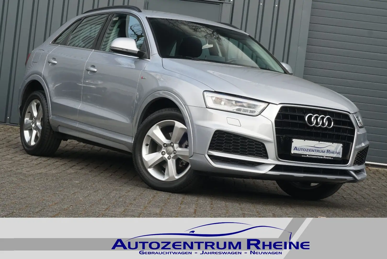 Audi Q3 1.4 TFSI S-Line 1.Hand RFK LED AHK NAVI SHZ Silber - 1