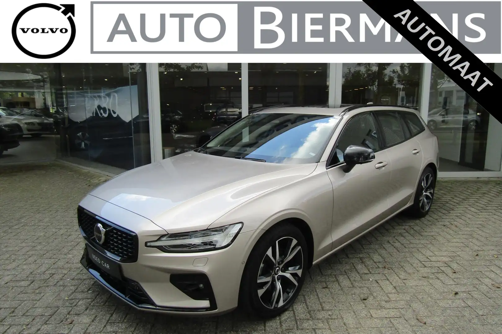 Volvo V60 B3 GEARTR. PLUS/DARK | 360 GR. CAMERA | HARMAN KAR Grijs - 1