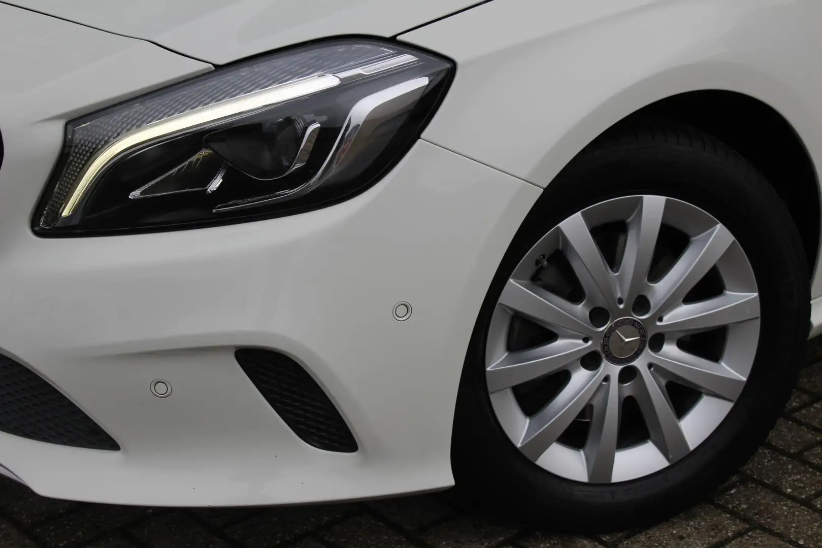Mercedes-Benz A 180 Hatchback Style Ambition Wit - 2