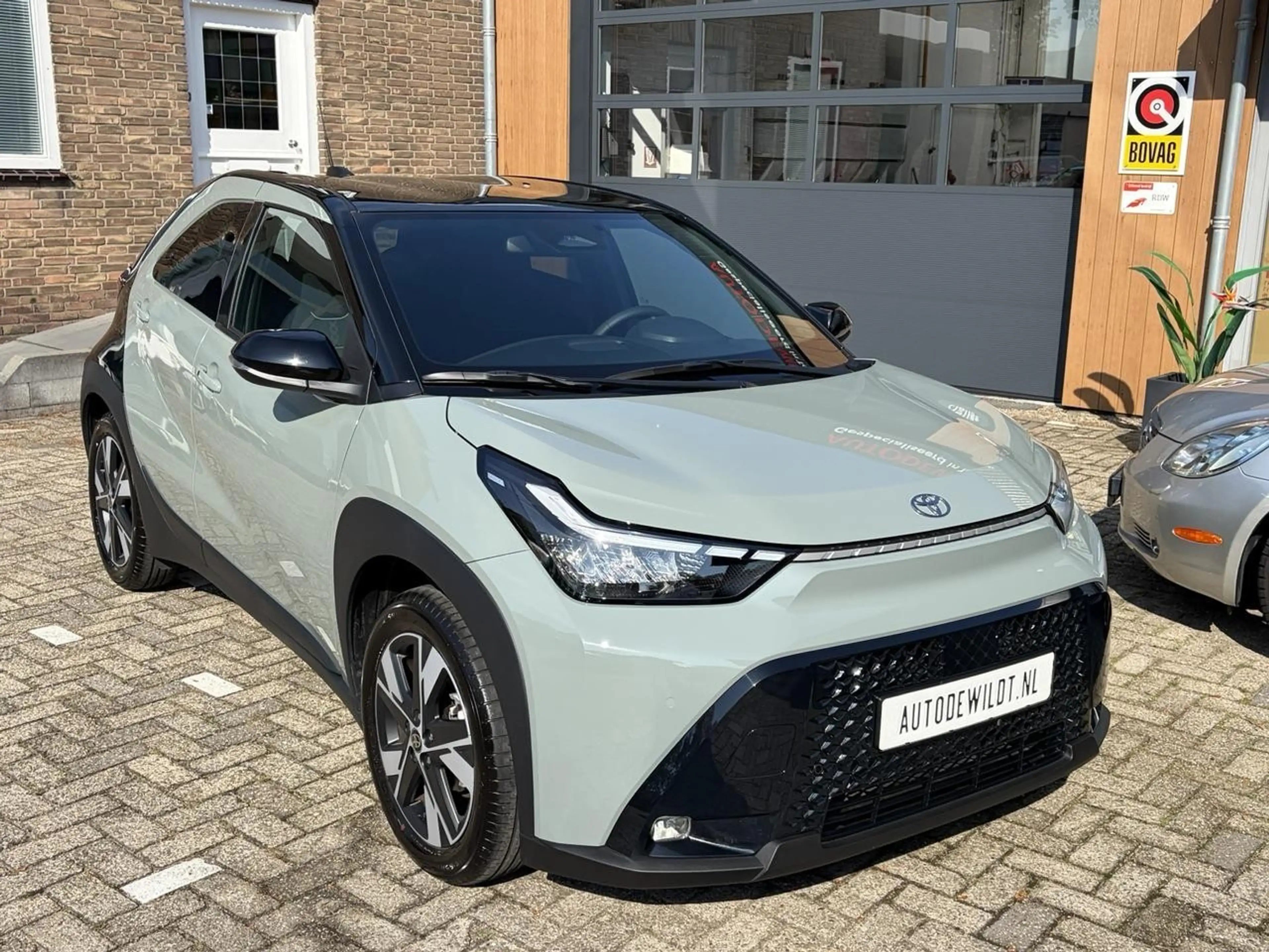 Toyota Aygo X 1.5 Hybrid 115 Pulse + Smart Pack A/T — photo 3