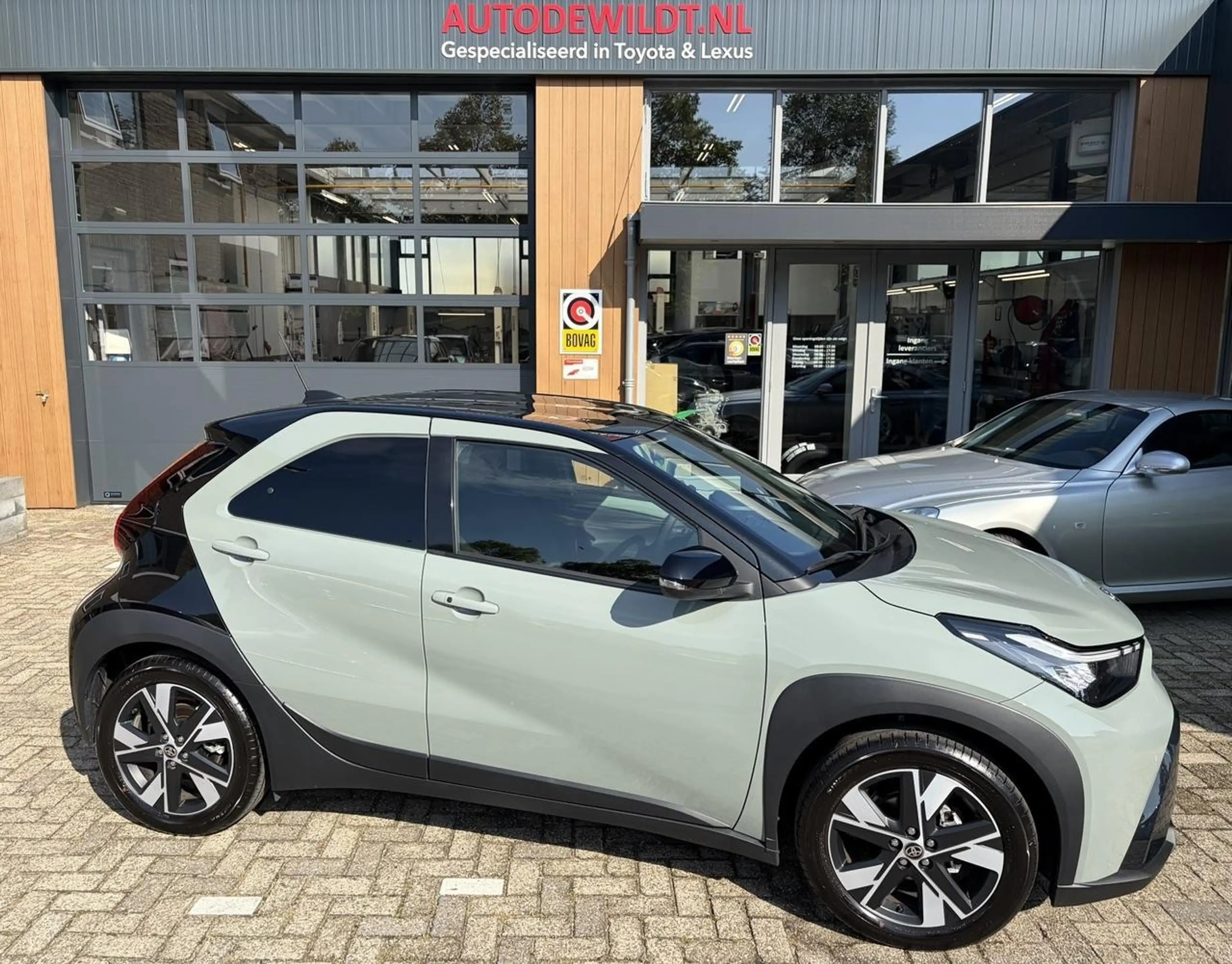 Toyota Aygo X 1.5 Hybrid 115 Pulse + Smart Pack A/T