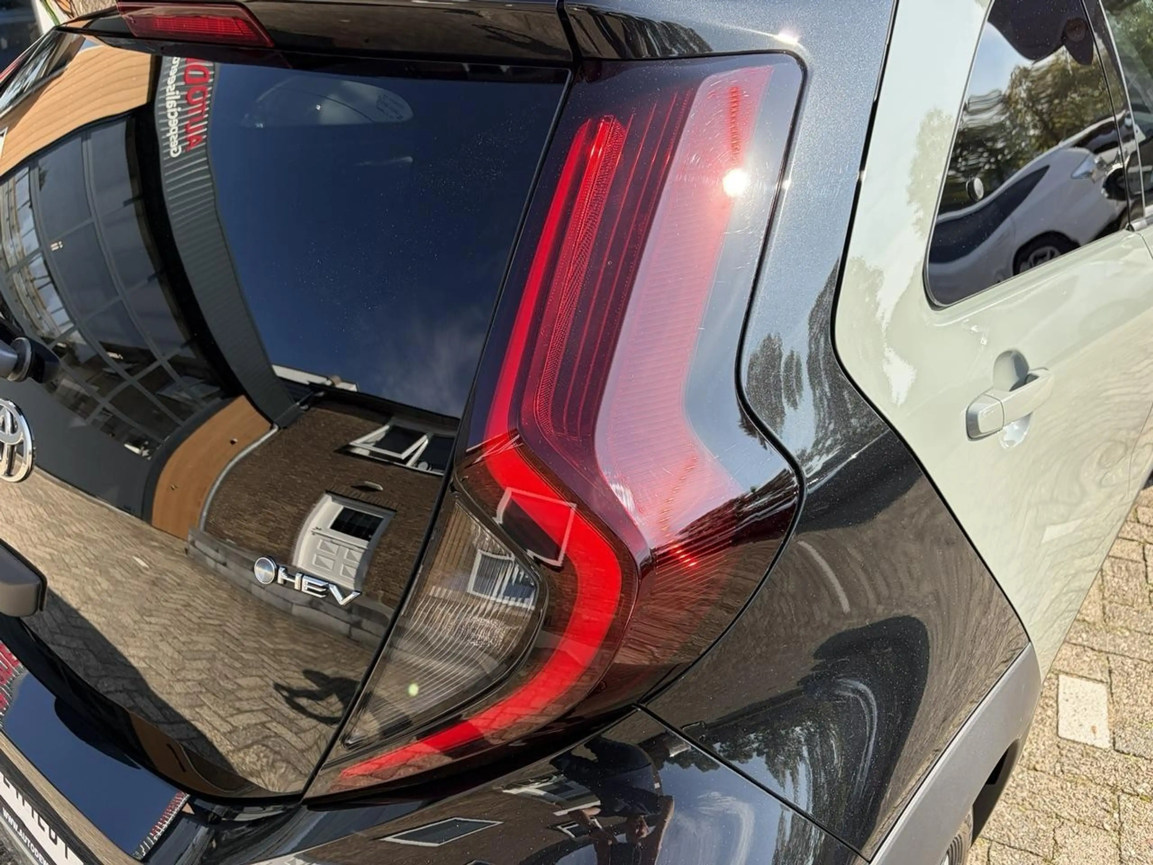 Toyota Aygo X 1.5 Hybrid 115 Pulse + Smart Pack A/T — photo 7